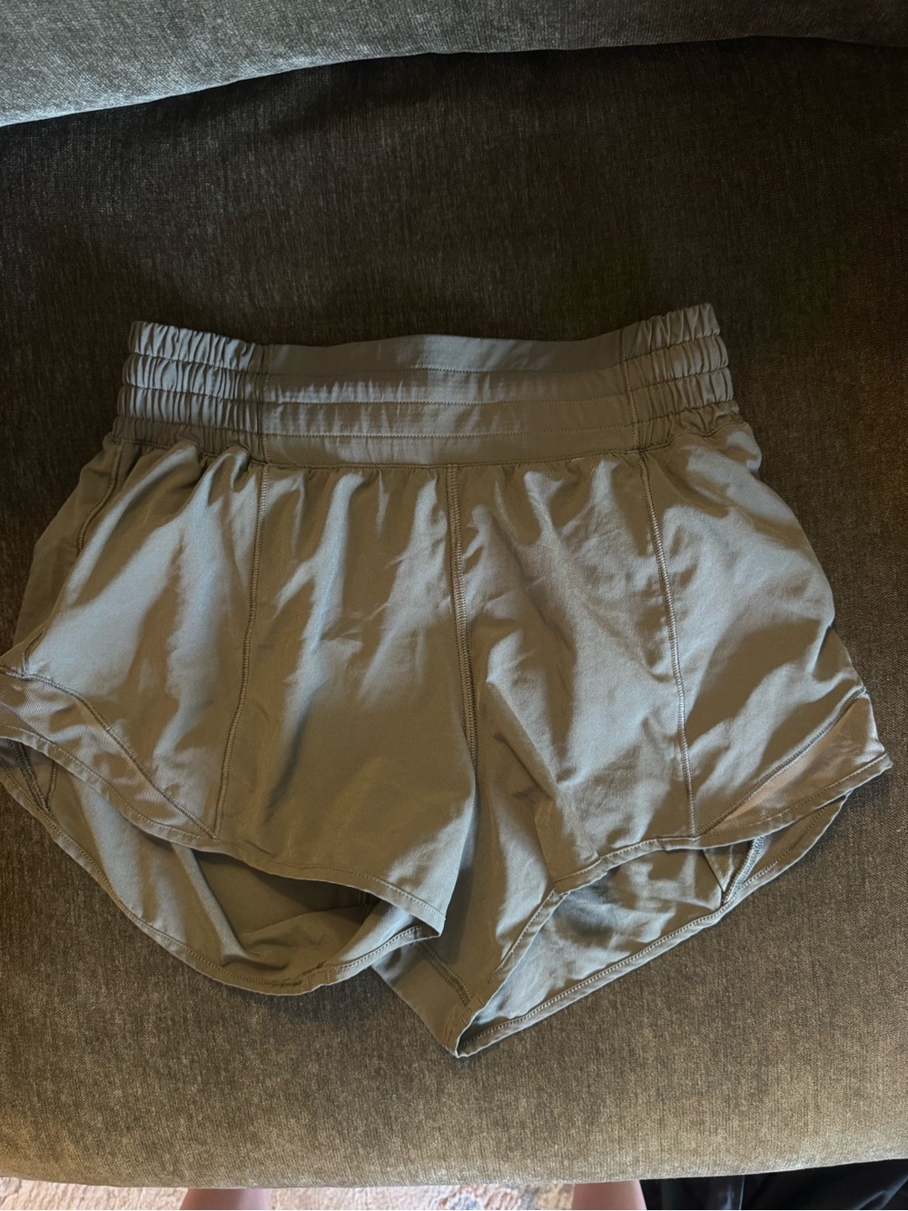 lululemon athletica Olive Green 2.5’ hottie hots